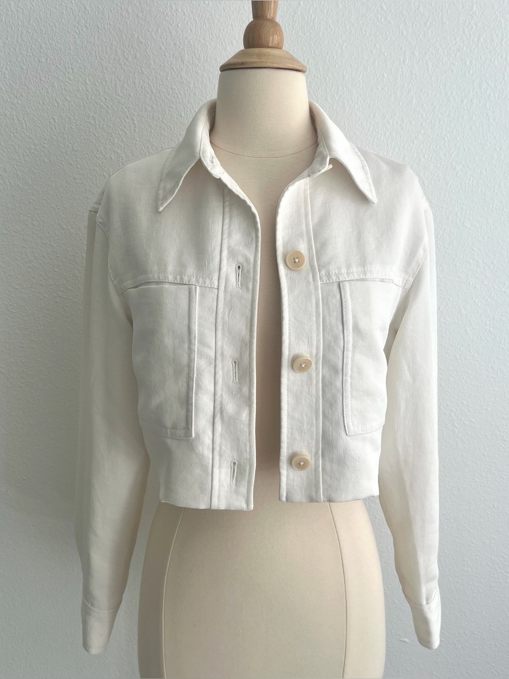 Aritzia Wilfred Little Cropped Jacket Light Birch Cream Button Up